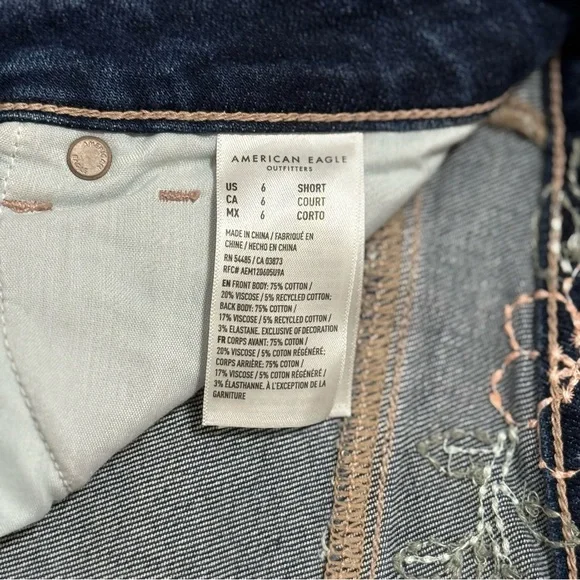 American Eagle Outfitters Super Indigo Ripped Strigid Mom Jean - Picture 5 of 5